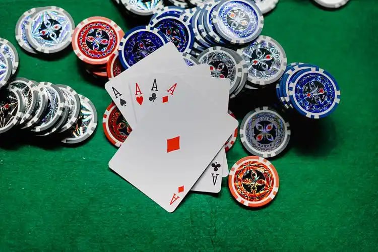 Pemain menikmati live casino dan taruhan olahraga melalui platform colok178 yang responsif